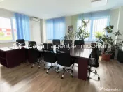 Clădire de birouri cu 12 parcări în incintă privată,... 