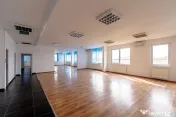 Clădire de birouri cu 12 parcări în incintă privată,... 
