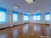 Clădire de birouri cu 12 parcări în incintă privată,... 
