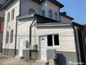 Casa cu destinatie comerciala 335 mp 