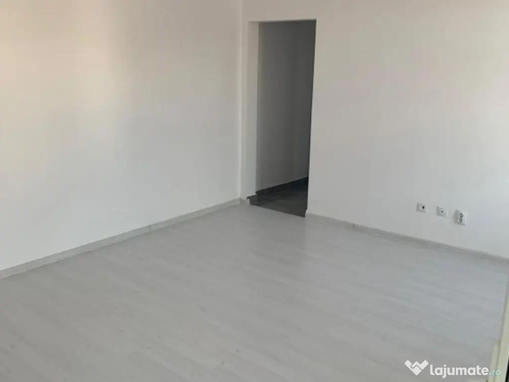 Casa cu destinatie comerciala 335 mp