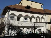 Casa de vânzare in centrul orașului Câmpulung la preț... 