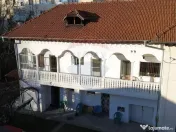 Casa de vânzare in centrul orașului Câmpulung la preț... 