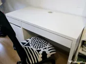 Birou ikea micke si scaun ikea torbjörn 