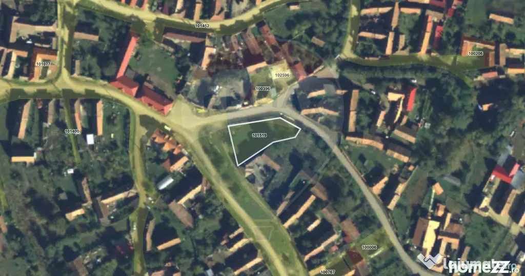 Teren intravilan în inima Țării Făgărașului/ Grid 9...