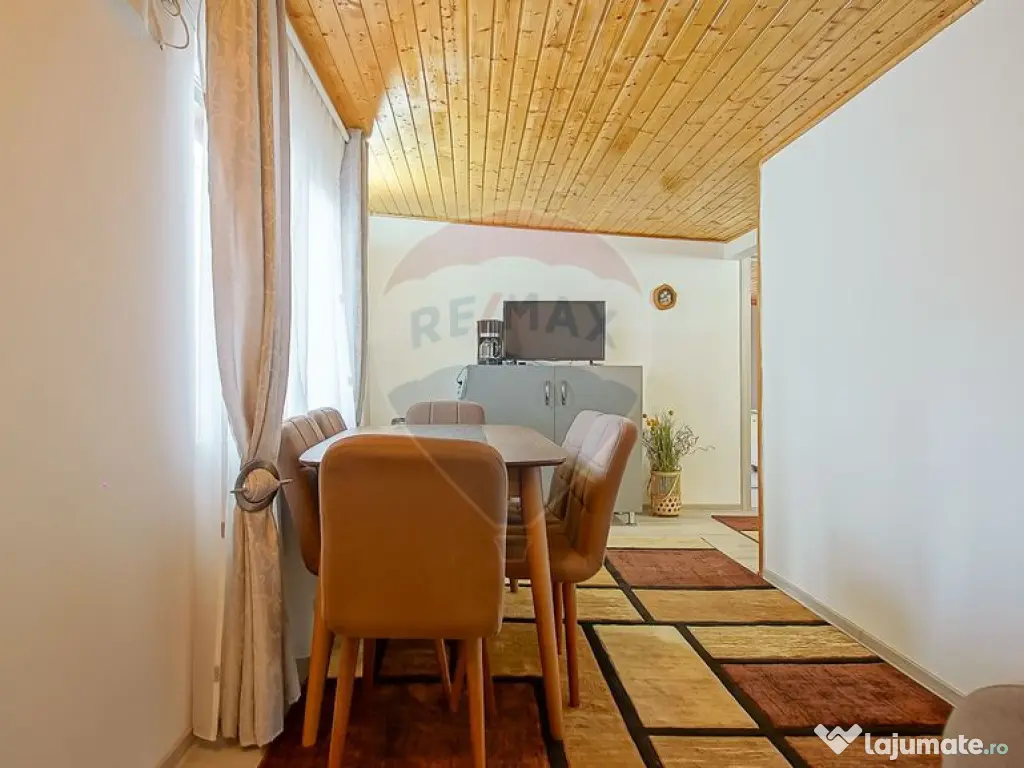 Investiție: Pensiune + Casă lemn, priveliște superbă,...