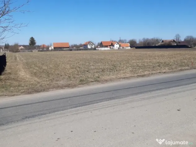 Teren intravilan construibil 2325mp utilitati central Lunca Calnicului