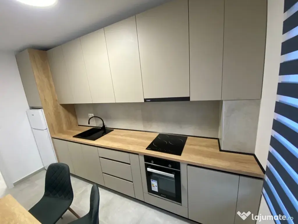 Inchiriez apartament 2 camere in Vivat Residence, Piata Garii