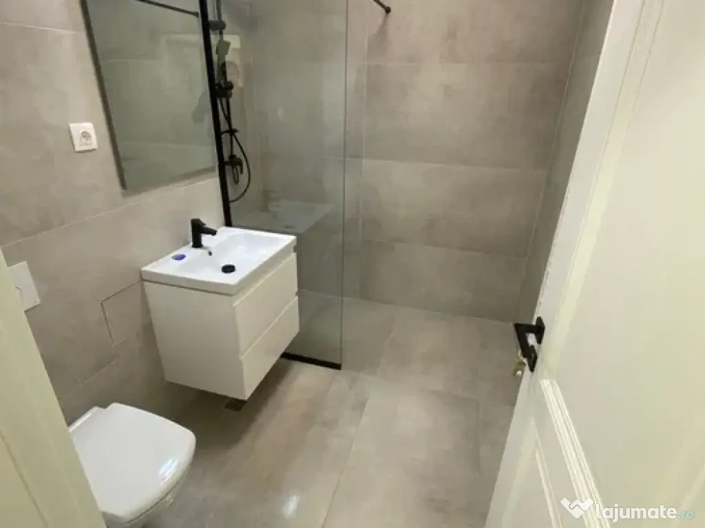 Inchiriez apartament 2 camere in Vivat Residence, Piata Garii