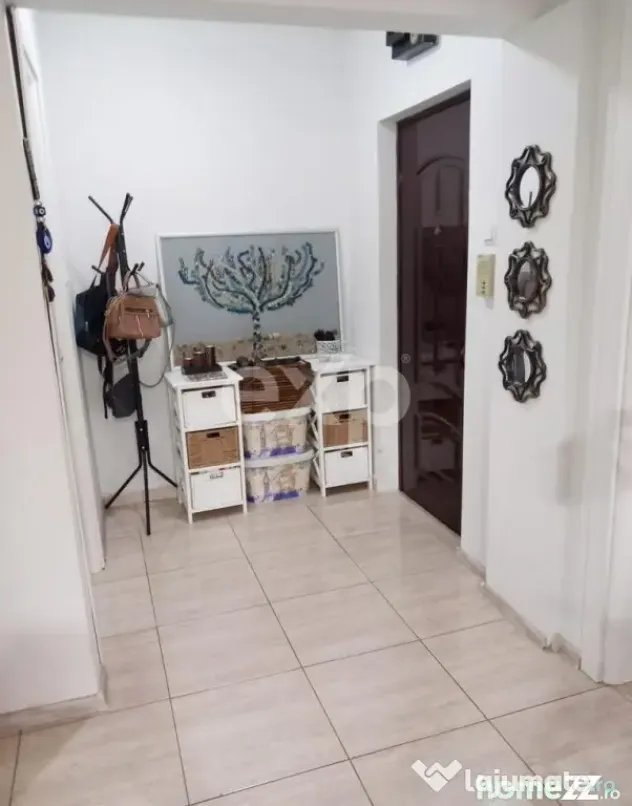 De vanzare apartament cu 3 camere, zona Dacia, Victoria, Con