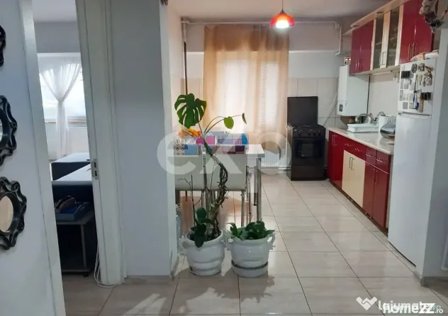 De vanzare apartament cu 3 camere, zona Dacia, Victoria, Con