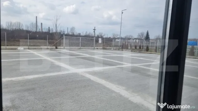 Hala moderna, cu acces la autostrada A3