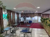 Casă / Vilă cu 8 camere de vânzare în zona Central 