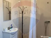 Casă / Vilă cu 8 camere de vânzare în zona Central 