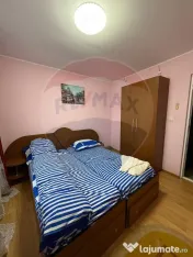 Casă / Vilă cu 8 camere de vânzare în zona Central 