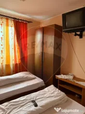 Casă / Vilă cu 8 camere de vânzare în zona Central 