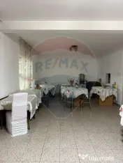 Casă / Vilă cu 8 camere de vânzare în zona Central 