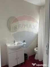 Casă / Vilă cu 8 camere de vânzare în zona Central 