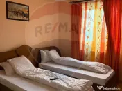 Casă / Vilă cu 8 camere de vânzare în zona Central 