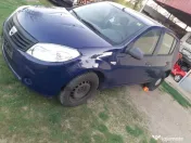 Dezmembrez dacia sandero 2012 