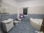 Apartament 3 camere de inchiriat ETAJUL 1 – destinat mu... 