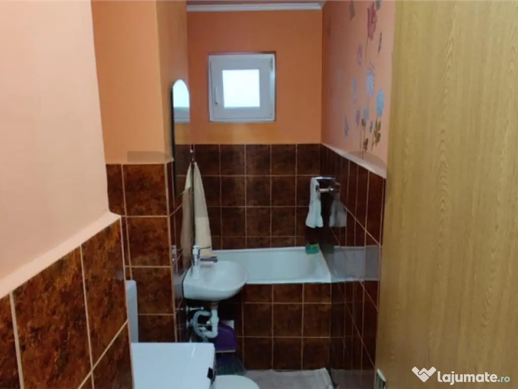 RECO . Apartament cu 2 camere in Nufarul etajul 1/4.