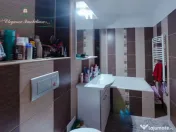 Apartament cu 3 camere si centrala prorpie, zona 300 Micalac 