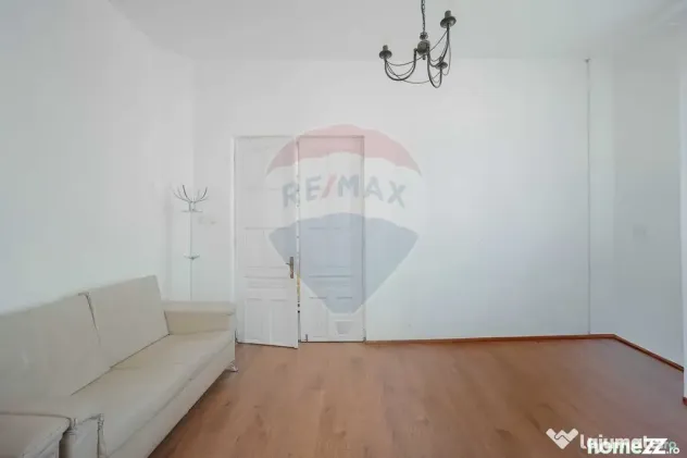 Spațiu Comercial + Birouri de Închiriat – 235 mp – ...