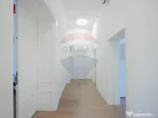 Spațiu Comercial + Birouri de Închiriat – 235 mp – ... 