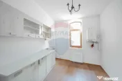 Spațiu Comercial + Birouri de Închiriat – 235 mp – ... 
