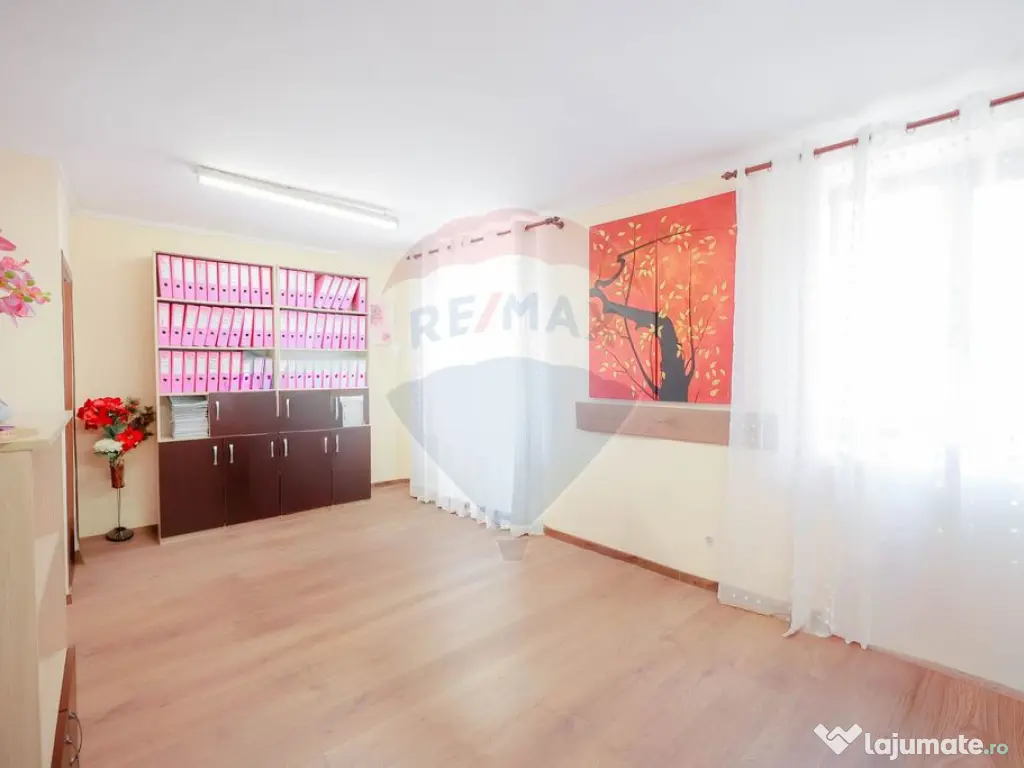 Spațiu Comercial + Birouri de Închiriat – 235 mp – ...