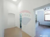 Spațiu Comercial + Birouri de Închiriat – 235 mp – ... 