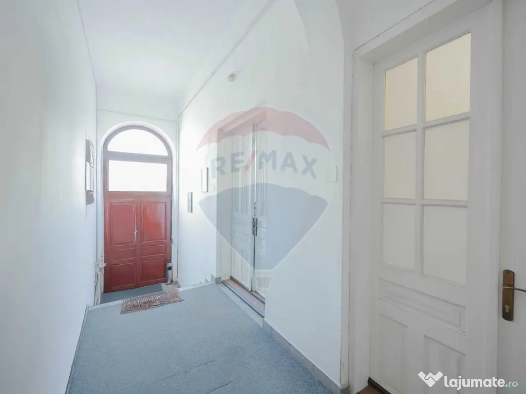 Spațiu Comercial + Birouri de Închiriat – 235 mp – ...