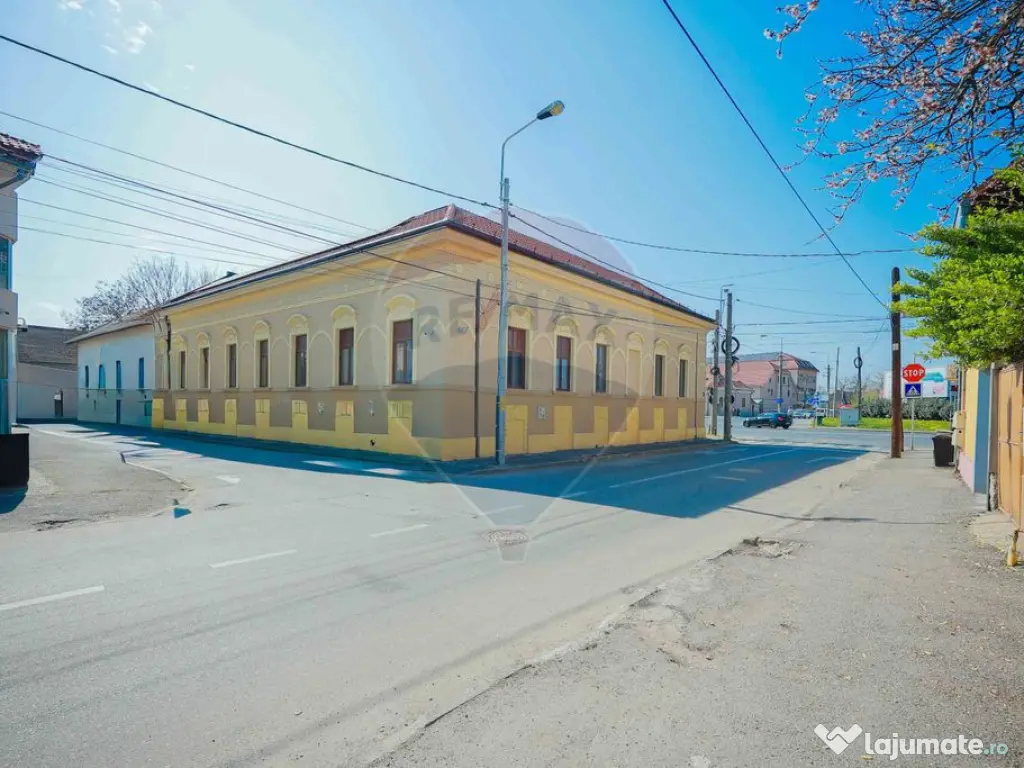 Spațiu Comercial + Birouri de Închiriat – 235 mp – ...