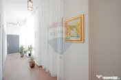 Spațiu Comercial + Birouri de Închiriat – 235 mp – ... 