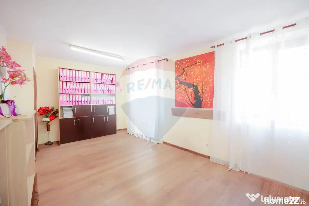 Spațiu Comercial + Birouri de Închiriat – 235 mp – ...