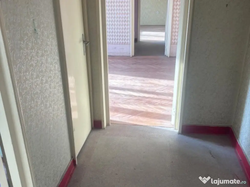 Apartament 2 camere confort 1,Hipodrom etaj 3Liber