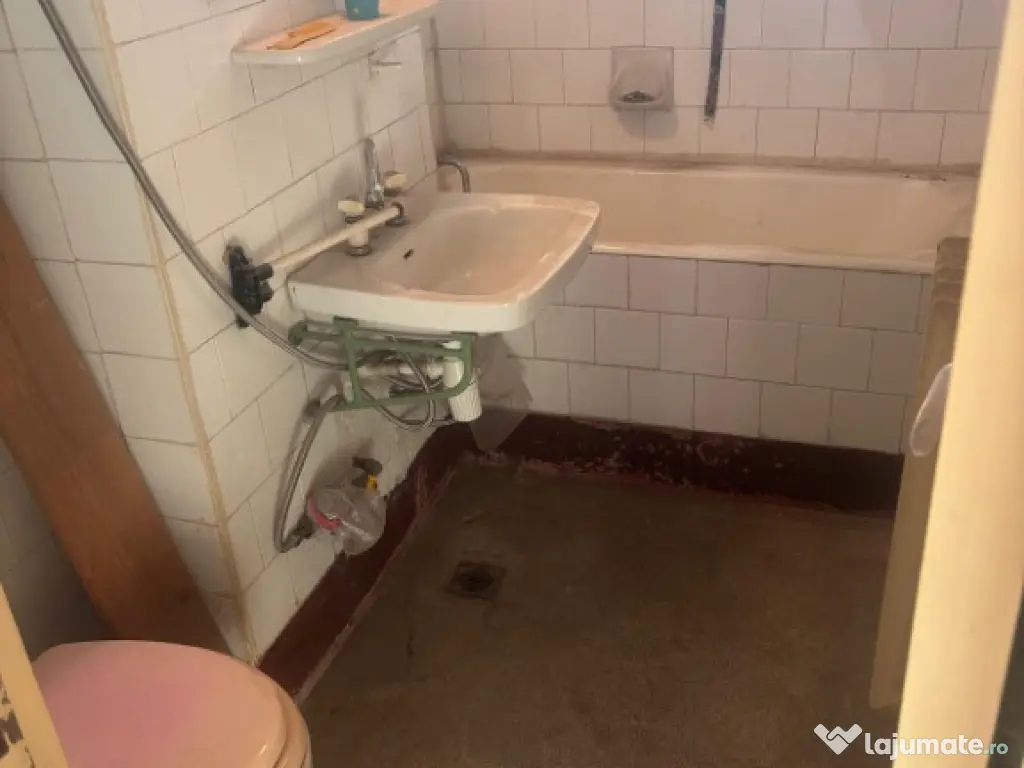 Apartament 2 camere confort 1,Hipodrom etaj 3Liber