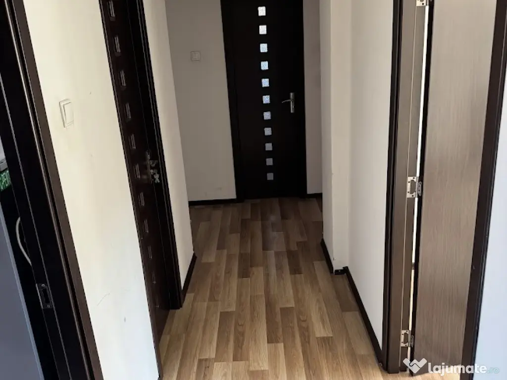 Apartament 3 camere langa Scoala Centrala