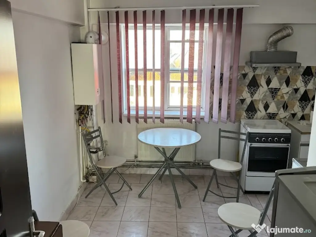 Apartament 3 camere langa Scoala Centrala