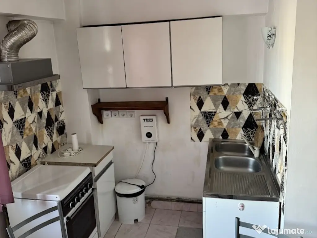 Apartament 3 camere langa Scoala Centrala