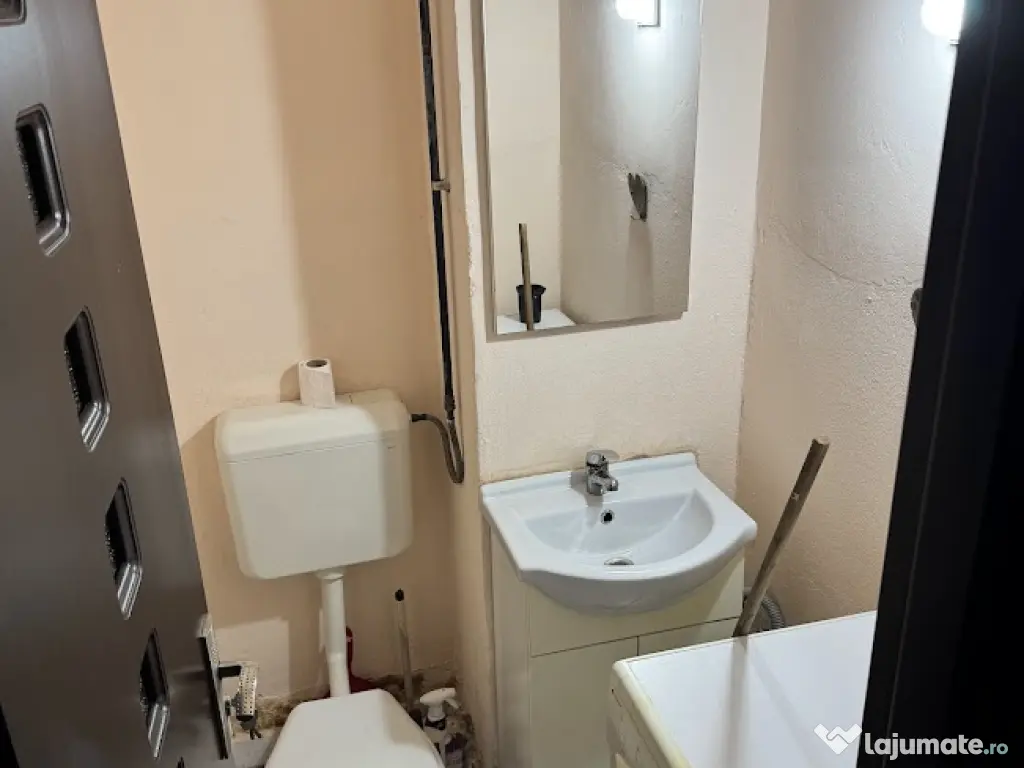 Apartament 3 camere langa Scoala Centrala