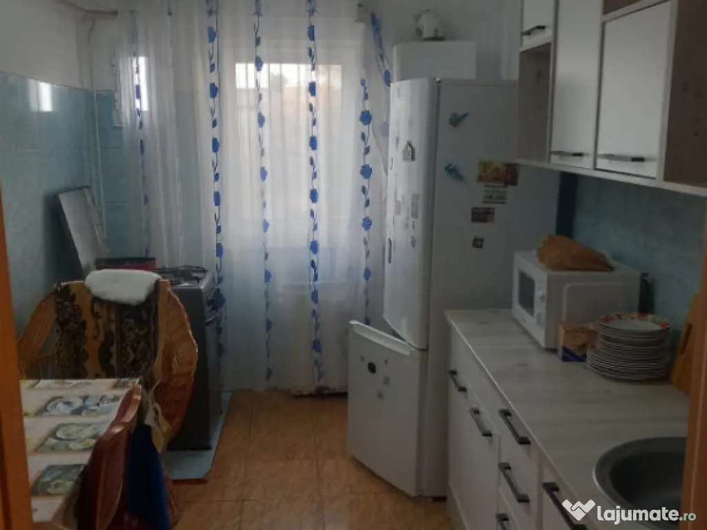 Apartament 3 camere, confort 1 decomandat, zona Vidin.