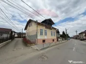 Casă de vânzare în GURA HUMORULUI zona Ariniș 250 mp ... 