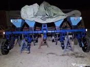 Prasitoare / cultivator cu fertilizare 