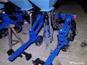 Prasitoare / cultivator cu fertilizare 