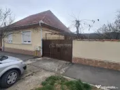 Bocsa Vasiova, Casa cocheta pentru familie, cu Gradina. 