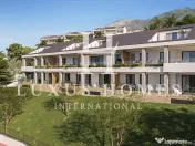 Penthouse cu piscină și priveliști spre mare, situată într-o zonă privilegiată 