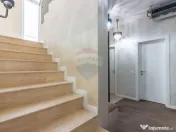 Casă / Vilă de lux cu 5 camere de vânzare în zona Sud... 