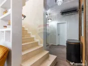 Casă / Vilă de lux cu 5 camere de vânzare în zona Sud... 